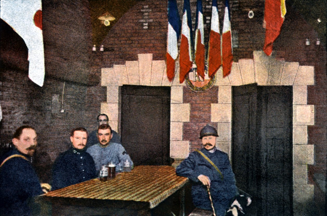 Franske soldater på et kjøkken i kasemattene, Verdun, september 1916 (autokrom) av Jules Gervais Courtellemont