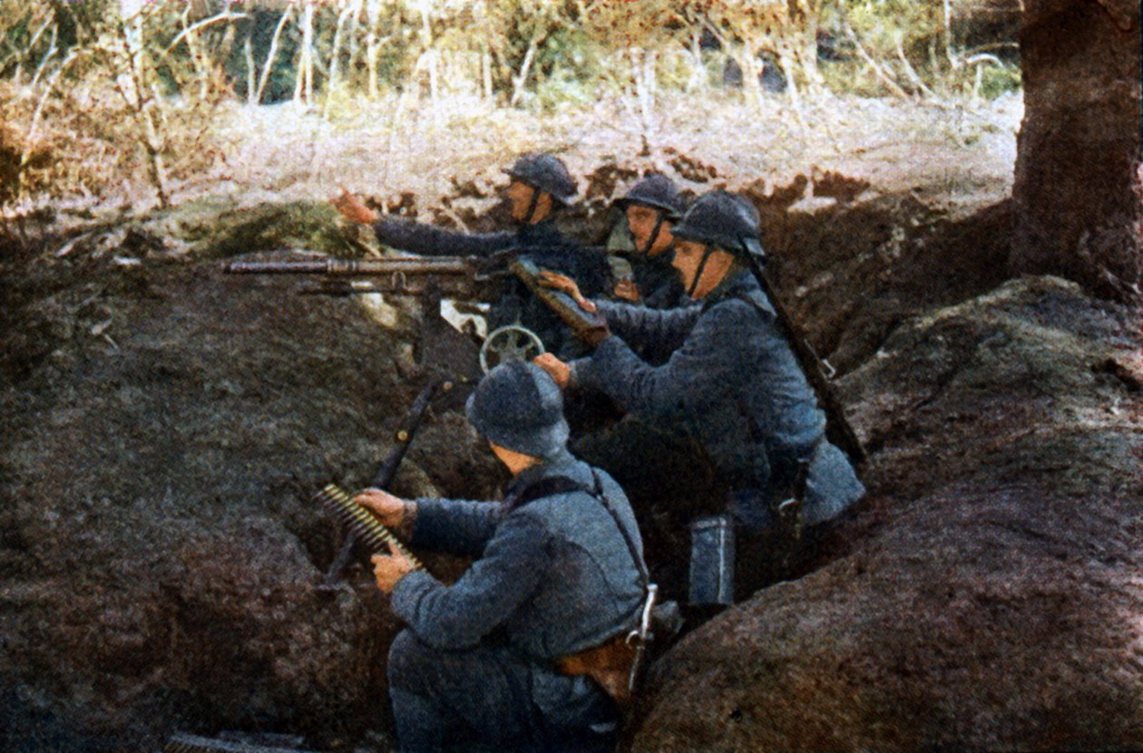 Franske soldater med maskingevær nær Verdun, september 1916 (autokrom) av Jules Gervais Courtellemont