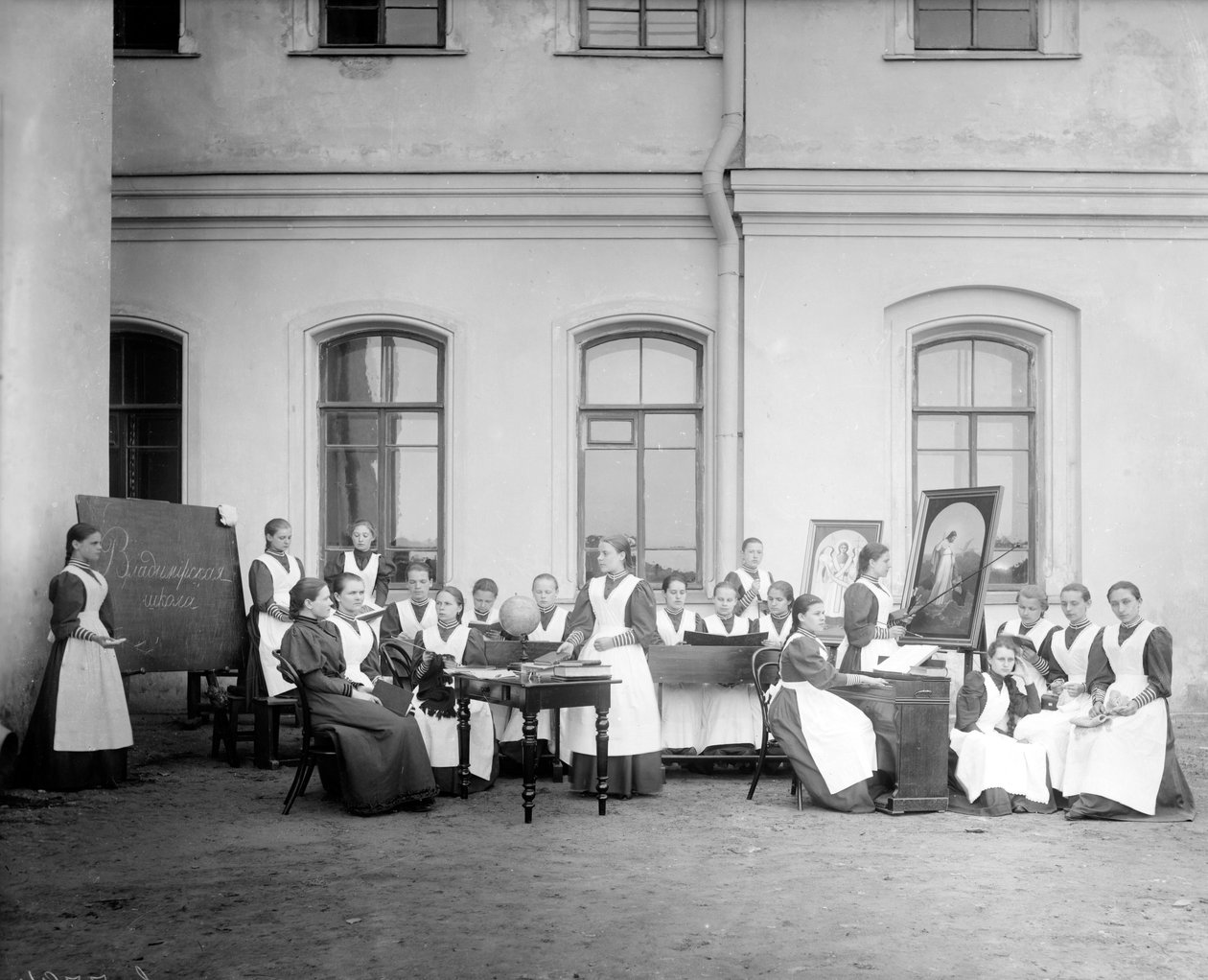 Vladimir kirkeskole, St. Petersburg, 1909 av Karl Karlovich Bulla