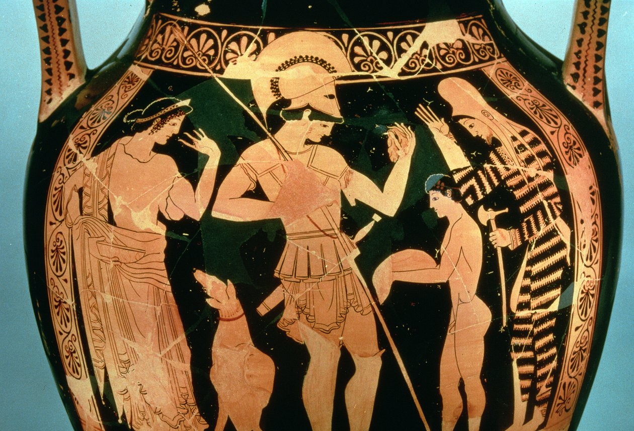 Loftsrød figurvase som viser en soldat som deltar i et spådomsritual før kamp, 490–480 f.Kr. av Kleophrades Painter