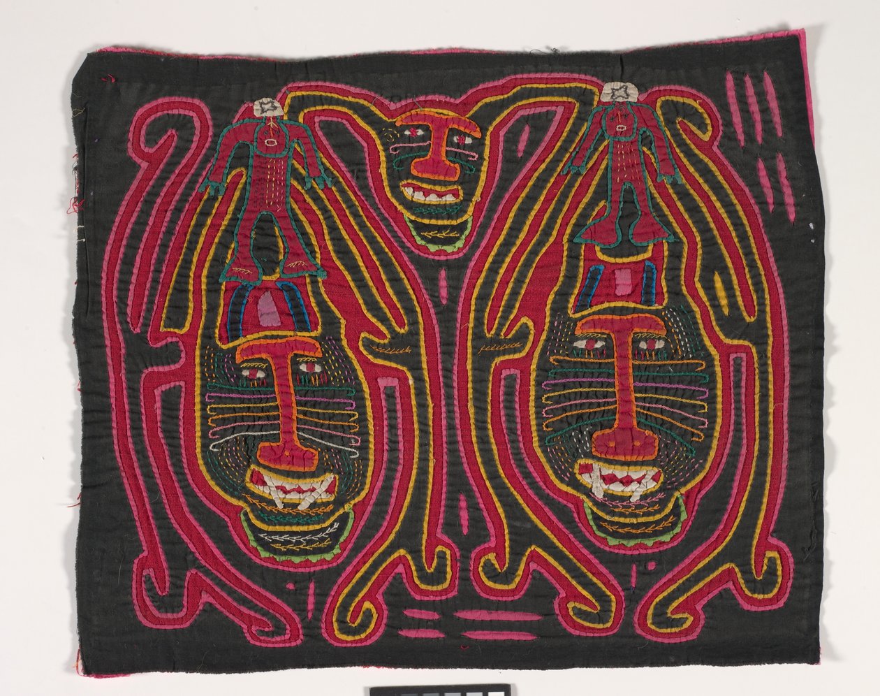 Skjortepanel (mola) (påført bomull) av Kuna Indian Culture