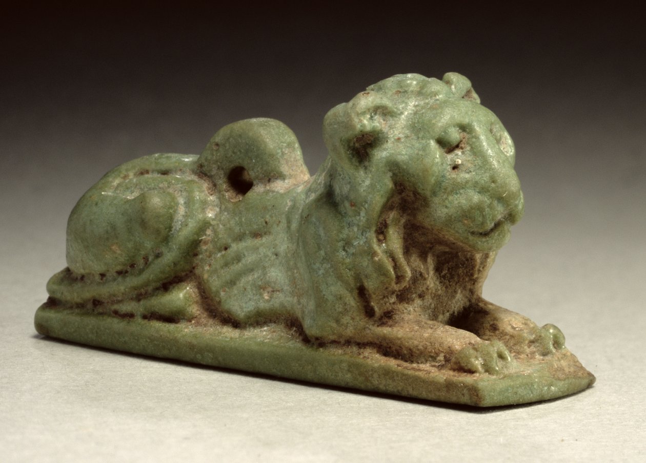 Liggende løveamulett (grønn fajanse) av Late Period Egyptian