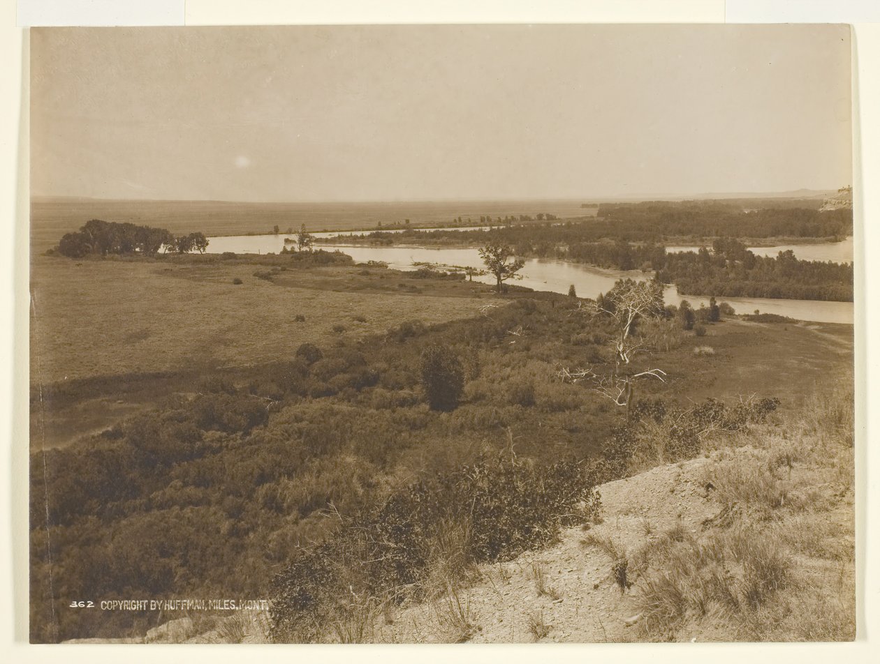Yellowstone River, ca. 1906. av Laton Alton Huffman