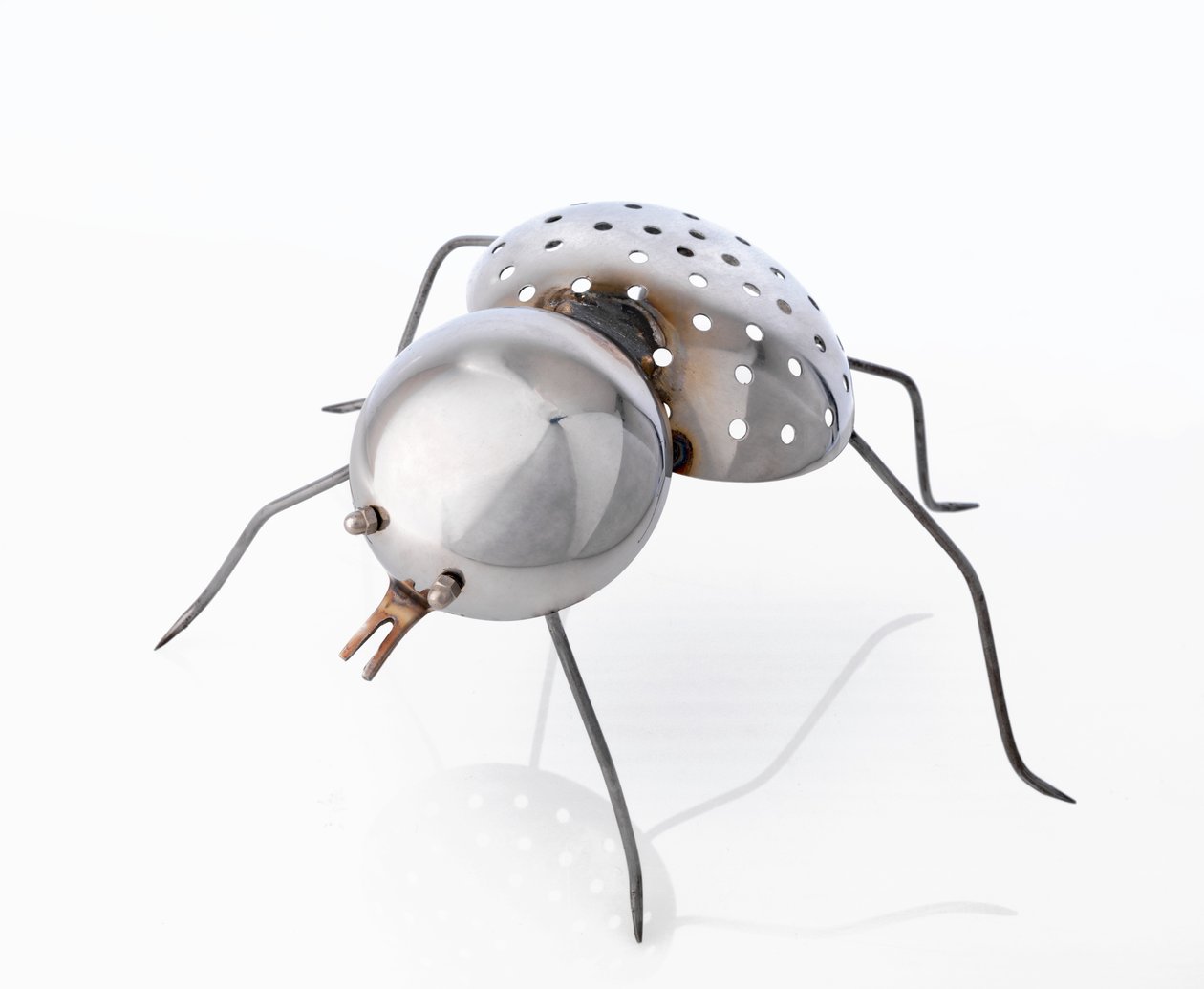 Insektet, 1996 (metall) av Lawrie Simonson