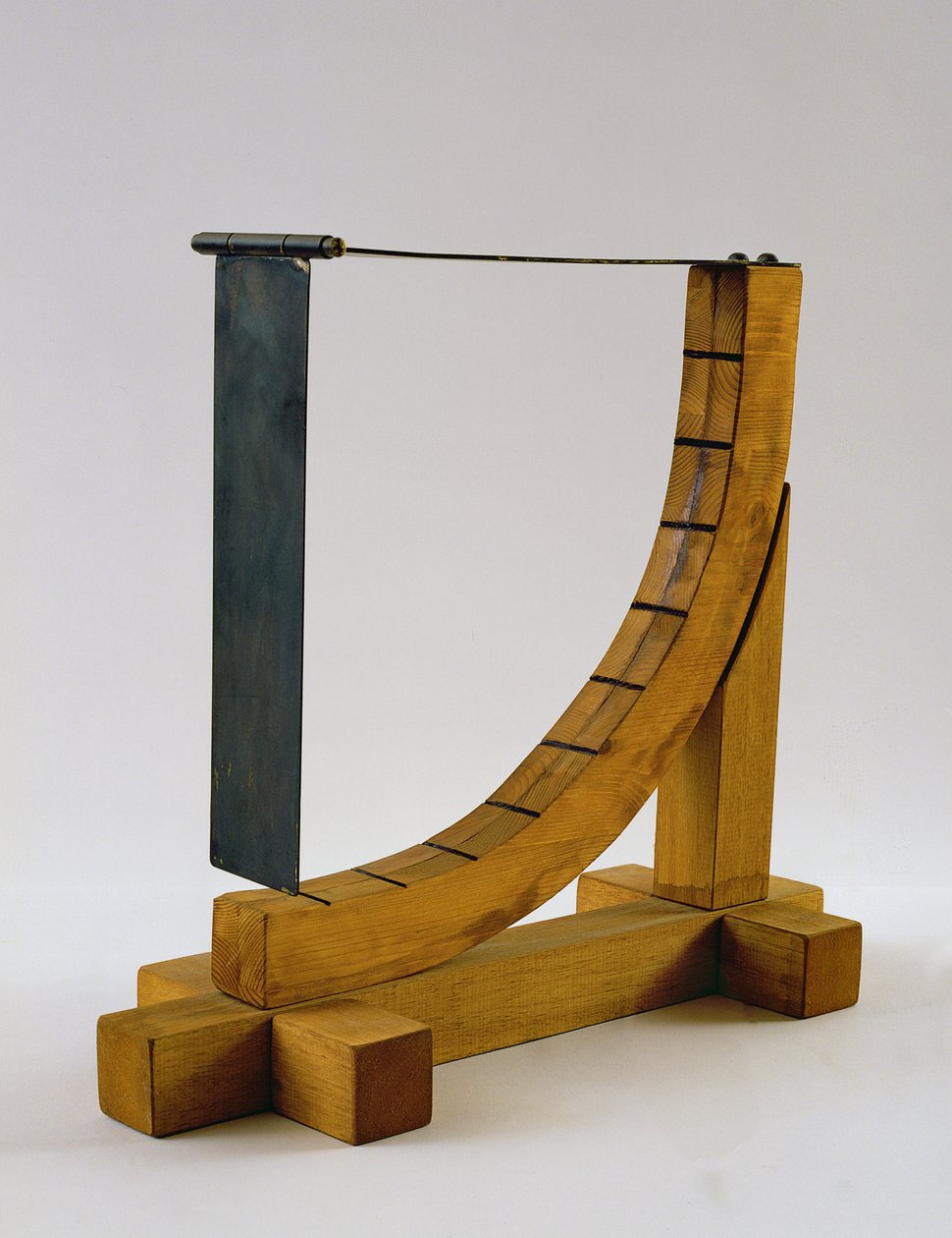 Rekonstruksjon av da Vincis design for en vindmåler (tre og metall) av Leonardo da Vinci