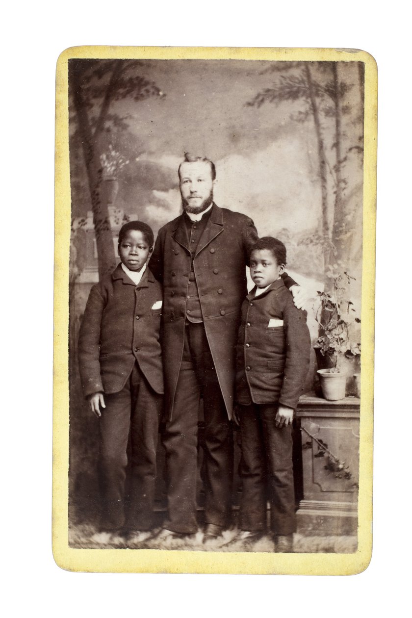 Kinkasa, 11 år, Nkanza, 8 år, Llnagollen, Wales, 1886 (albumtrykk) av Lettsome and Sons