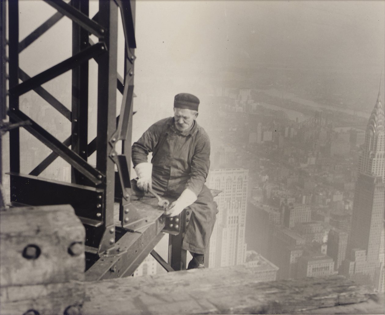 Empire State Building under bygging, 1930 av Lewis Wickes Hine