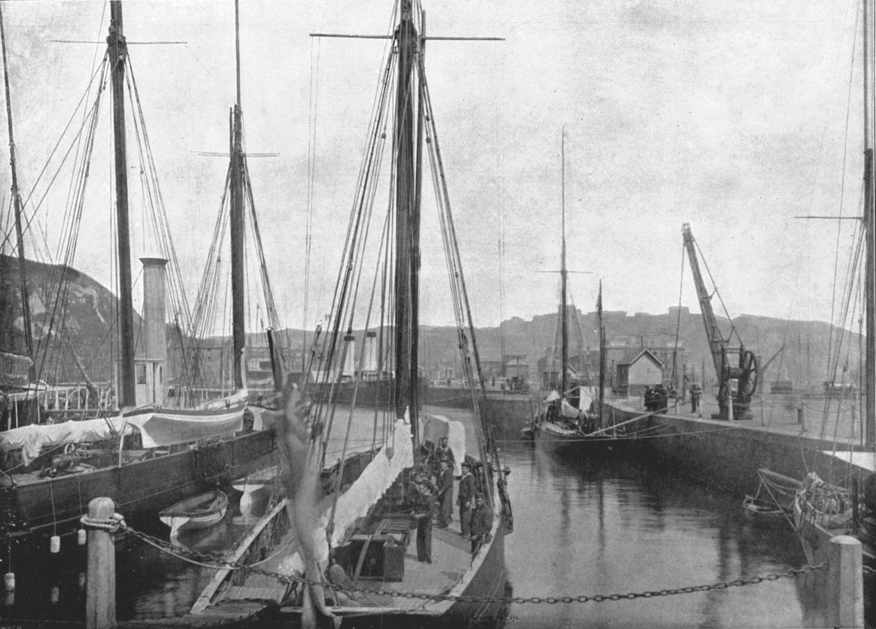 Havnen, Dover, 1895. av London Stereoscopic and Photographic Co