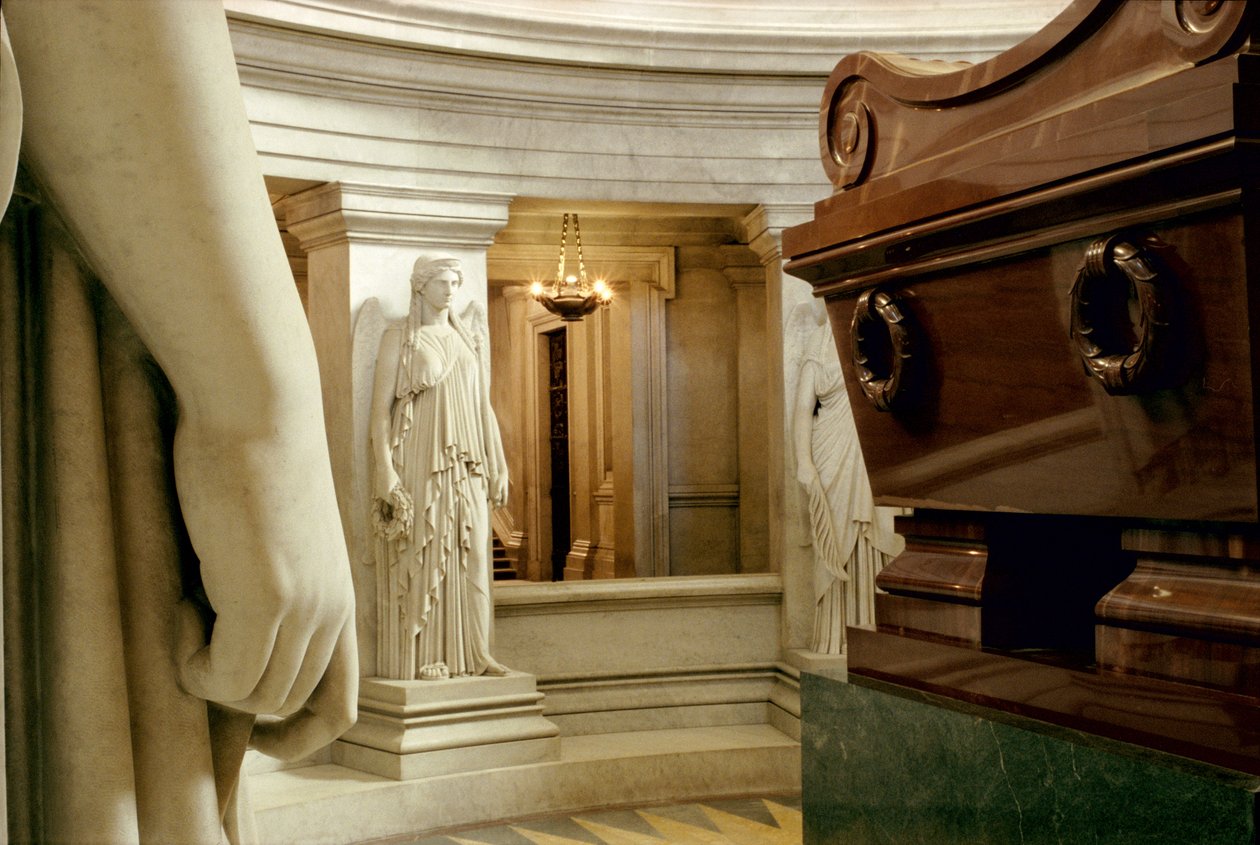 Graven til Napoleon Bonaparte (1769-1821) 1841-61 (stein og farget marmor) av Louis or Ludovico Visconti