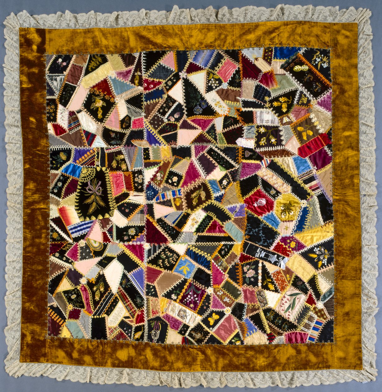 Crazy Quilt, 1887 eller senere. av Louisa Joiner
