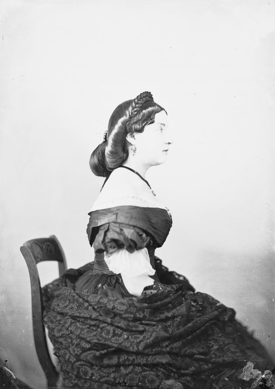 Noble Roman poserer i et studiobilde av Ludovico Tuminello