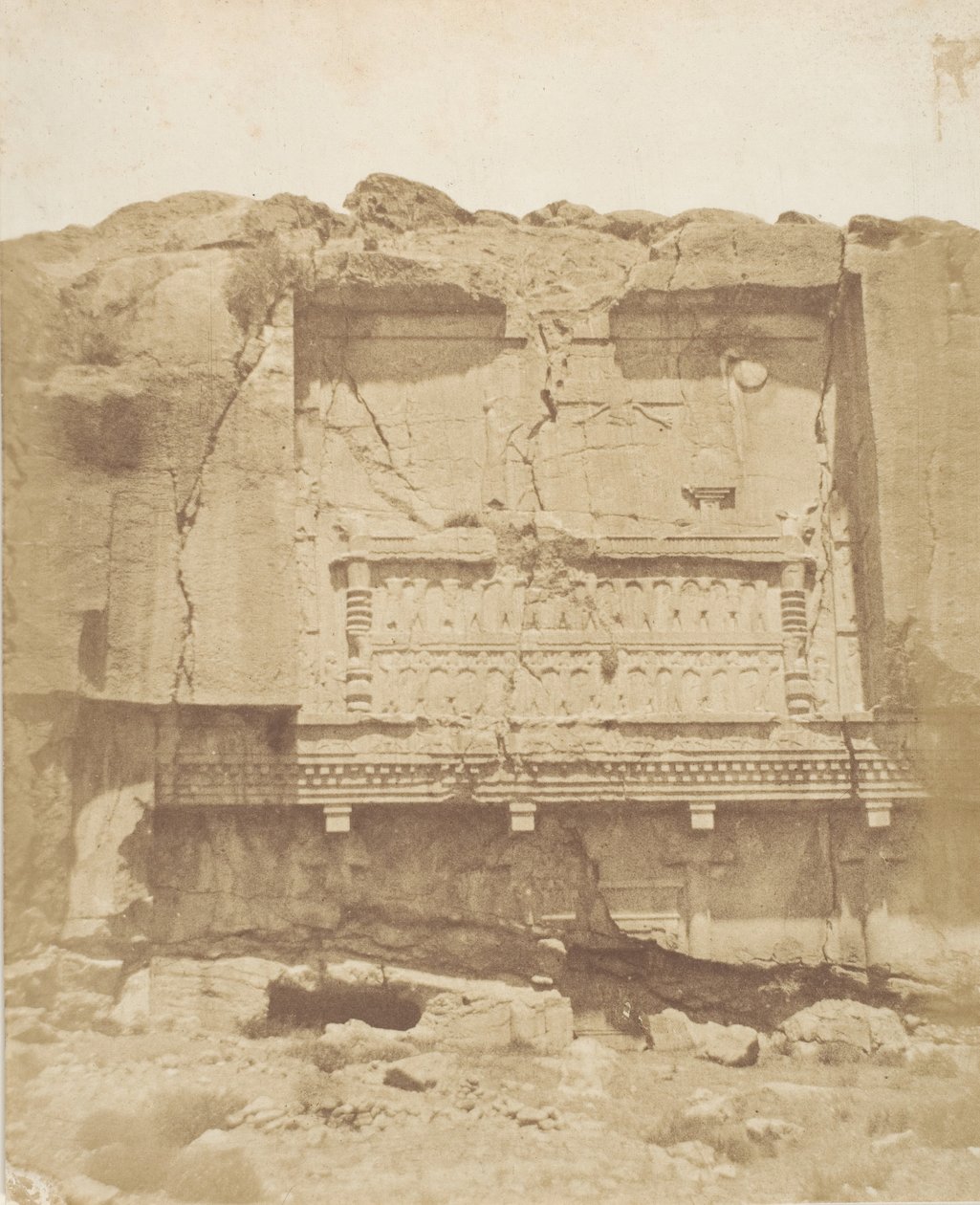 Grav på klippen i Persepolis, 1858. av Luigi Pesce