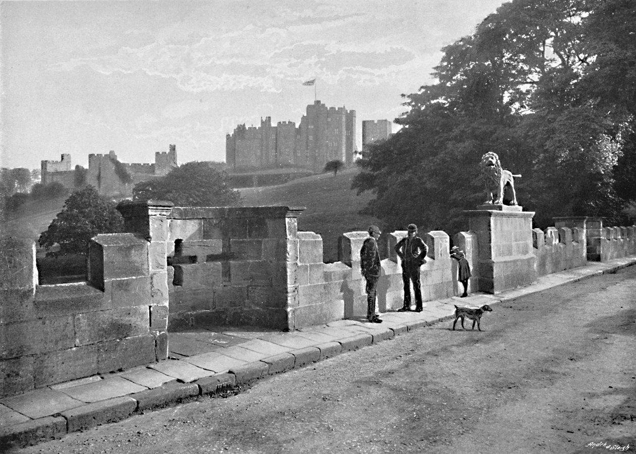 Alnwick: The Lion Bridge and Castle, c1896 av M. Aunty