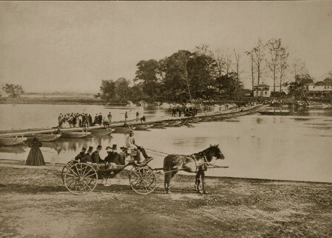 Pontoon Bridge mellom Georgetown og Anaconda Island, 1861-65 av Mathew B. Brady