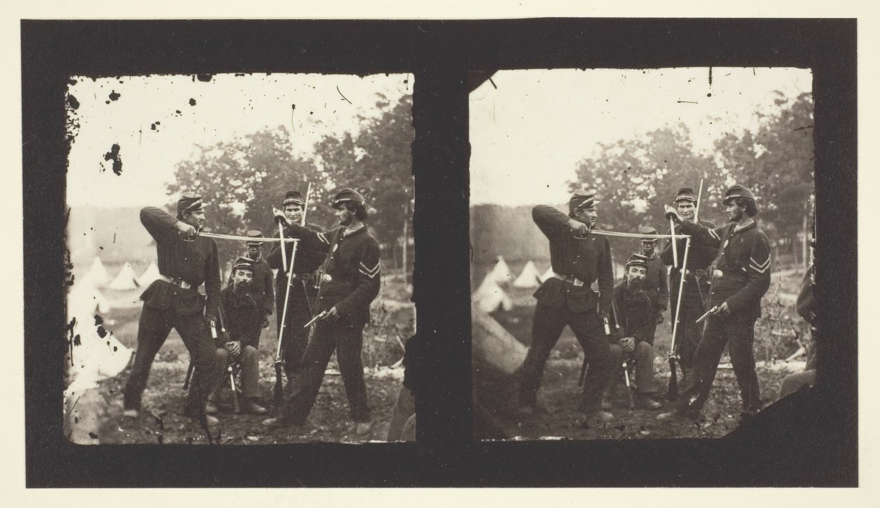 Uten tittel [Amerikanske soldater poserer med våpen], 1850-1900. av Mathew Brady