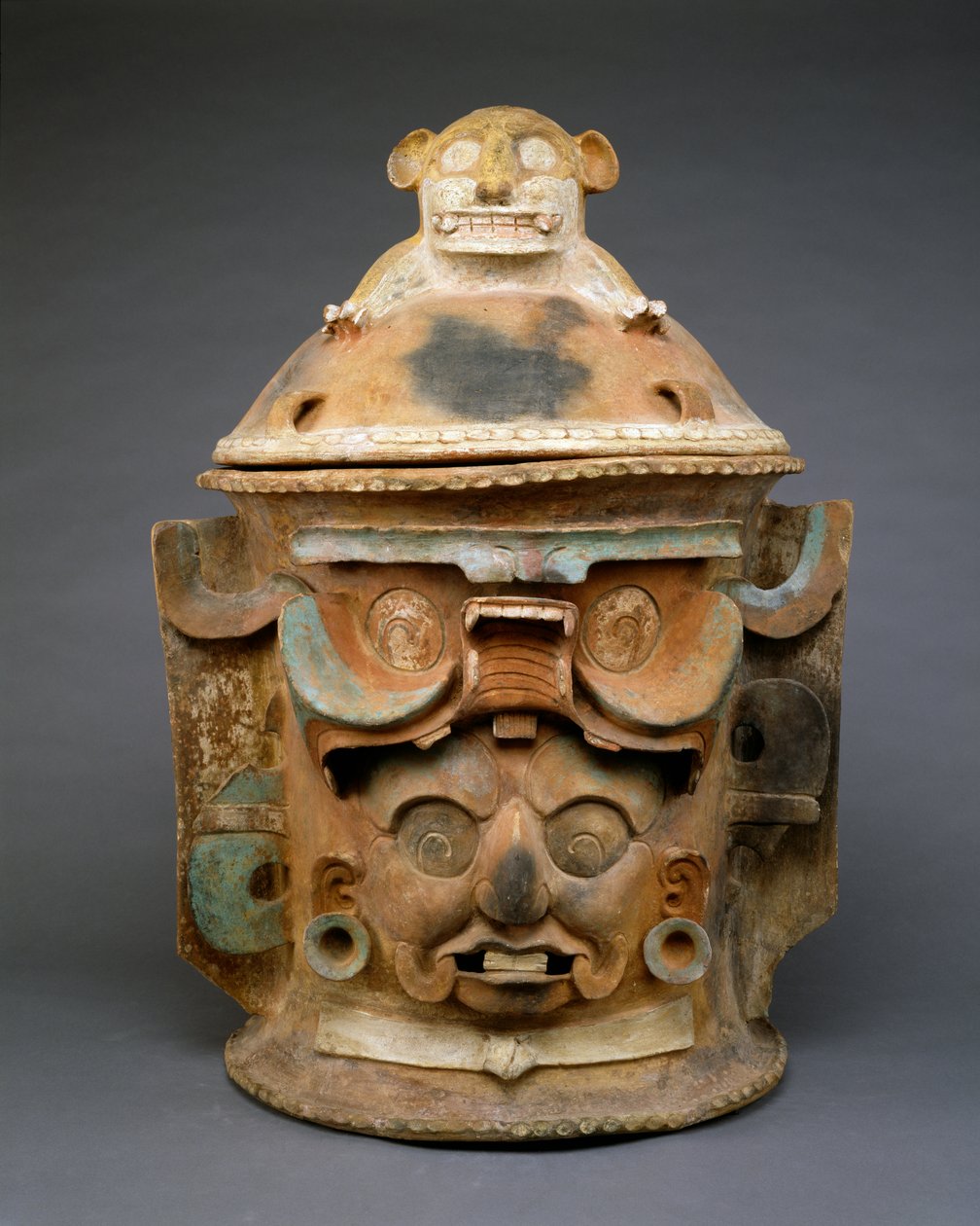 Gravurne med kattelokk, Guatemala, 550-950 (lertøy med polykrom maleri) av Mayan