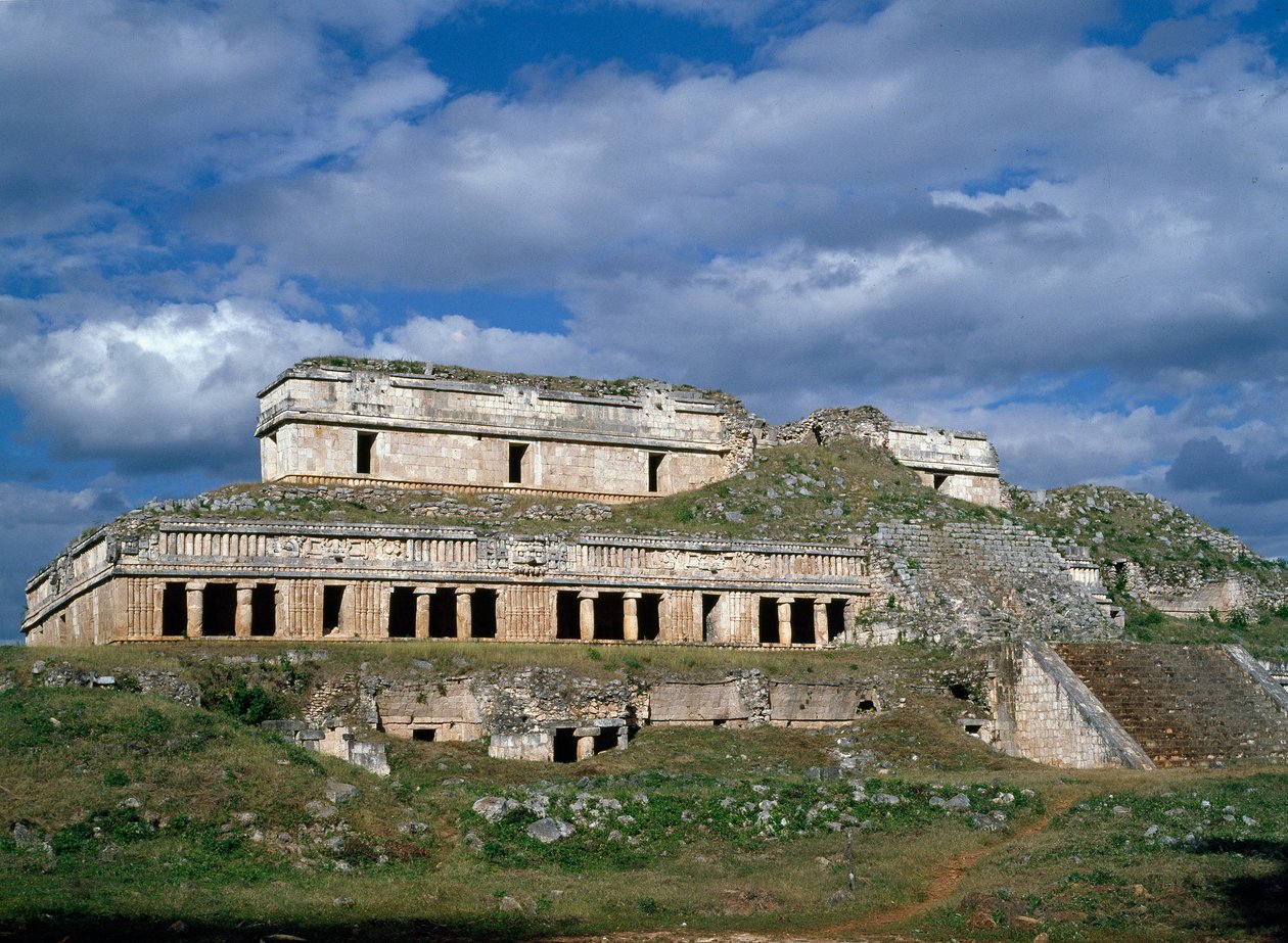 Utsikt over det arkeologiske stedet, 800-950 av Mayan Mayan