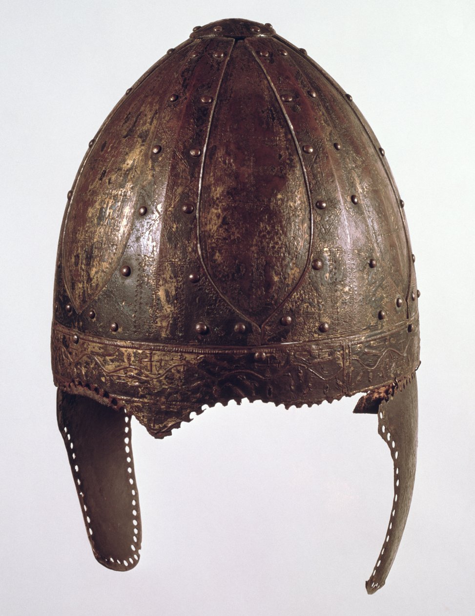 Hjelm, fra Vezeronce (kobber og jern) av Merovingian