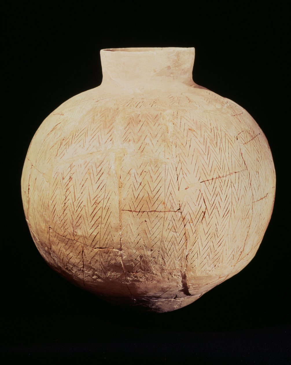 Vase med dekorativ utskjæring, fra Tell-Hassuna, 5. årtusen f.Kr. (keramikk) av Mesopotamian