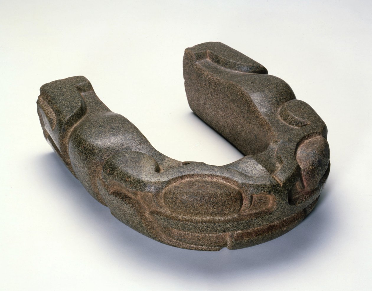 Seremoniell ballspillåk, ca. 250-900 (Diorite) av Mexican School