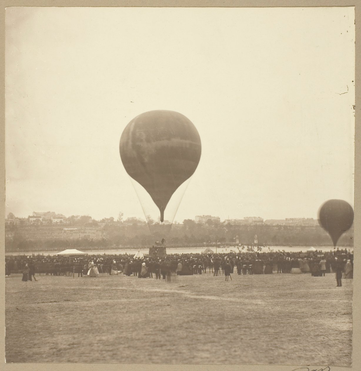 Kjempen, Champ de Mars av Nadar