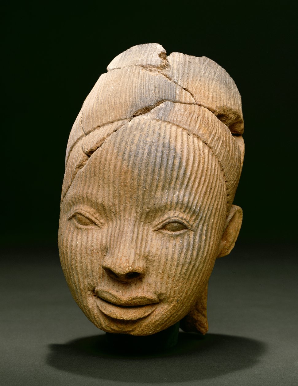 Hode fra en figur, Owo (terrakotta) av Nigerian