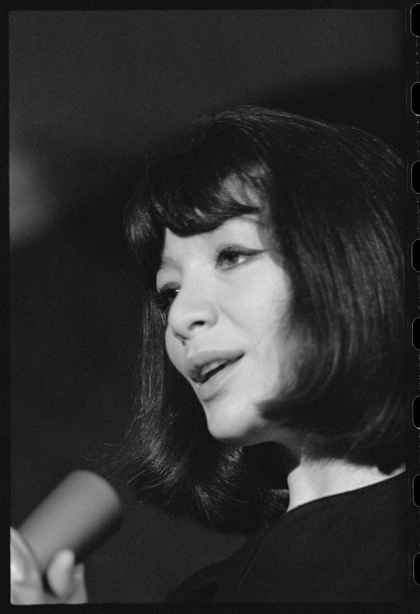 Juliette Greco synger av Orlando Suero