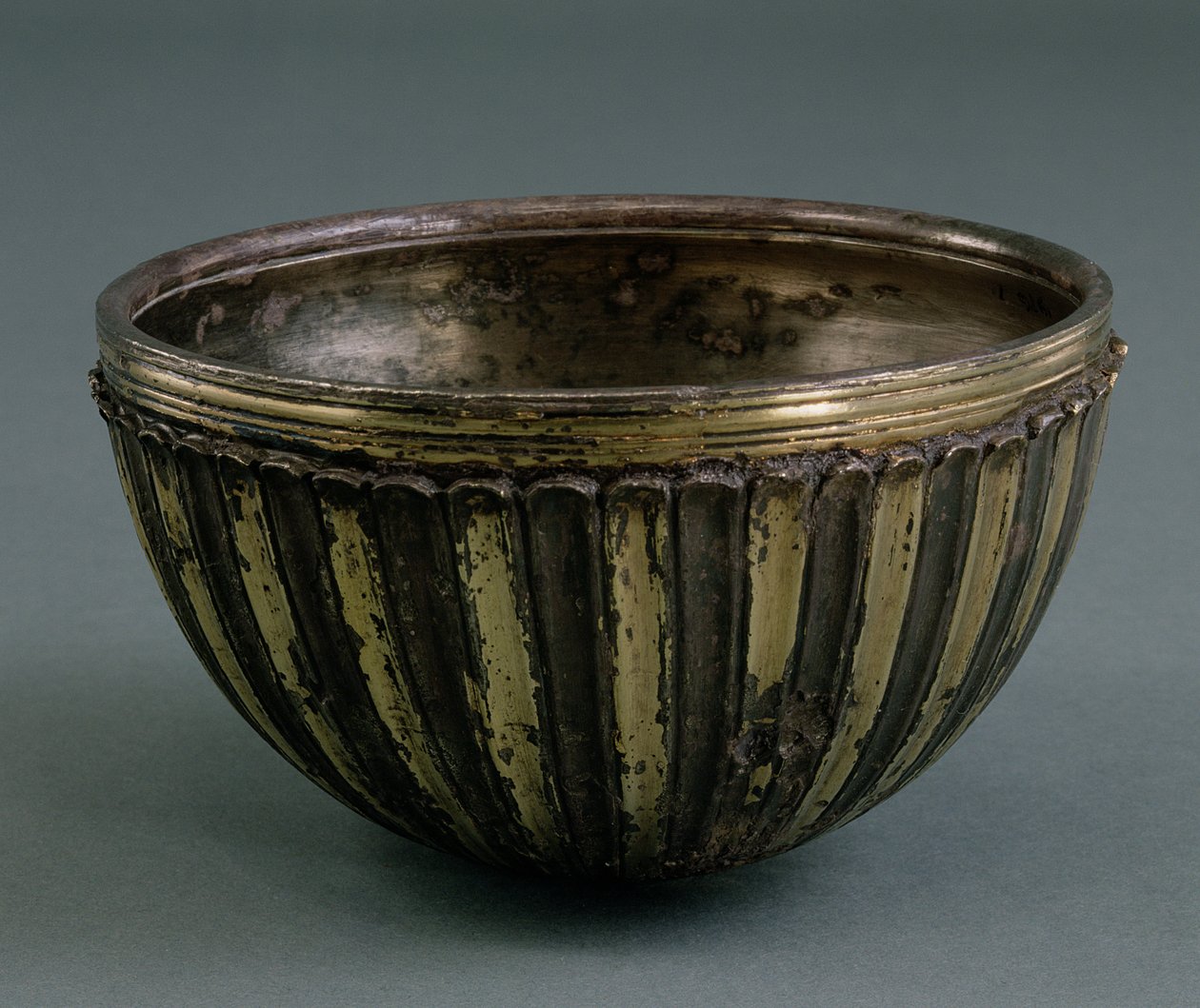 Parthian skål, Iran, ca. 100-200 e.Kr. (forgylt sølv) av Parthian School