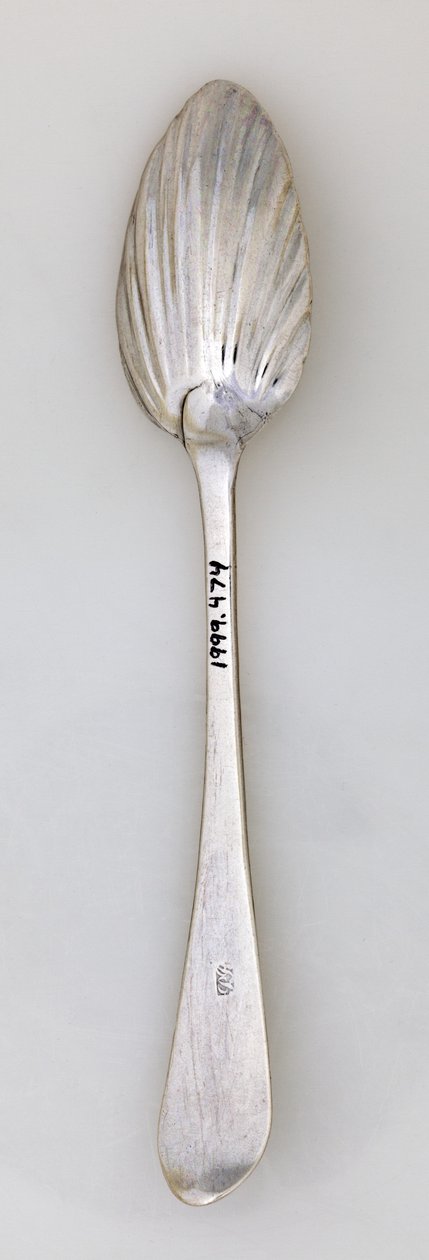 Riflet teskje, ca. 1785 (sølv) av Paul Revere