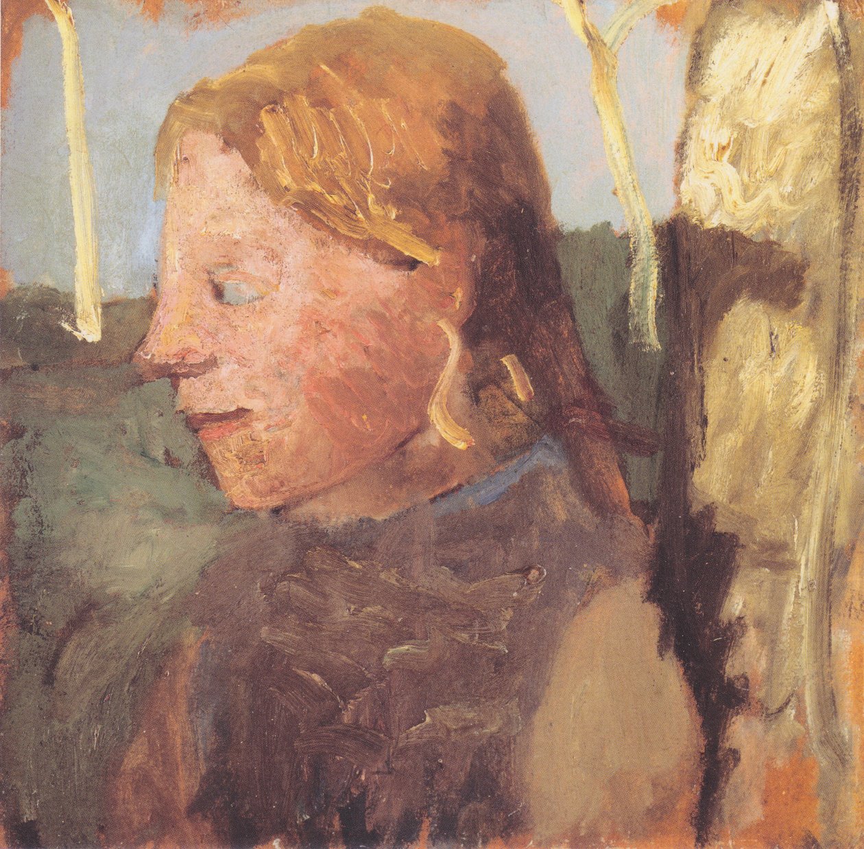 Halvlangt portrett av en jente i profil ved siden av en bjørkestamme av Paula Modersohn Becker