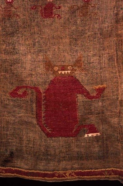 Detalj fra et likklede, 1400-tallet (vevd bomull og vicuna brokadet i farget ull) av Peruvian School
