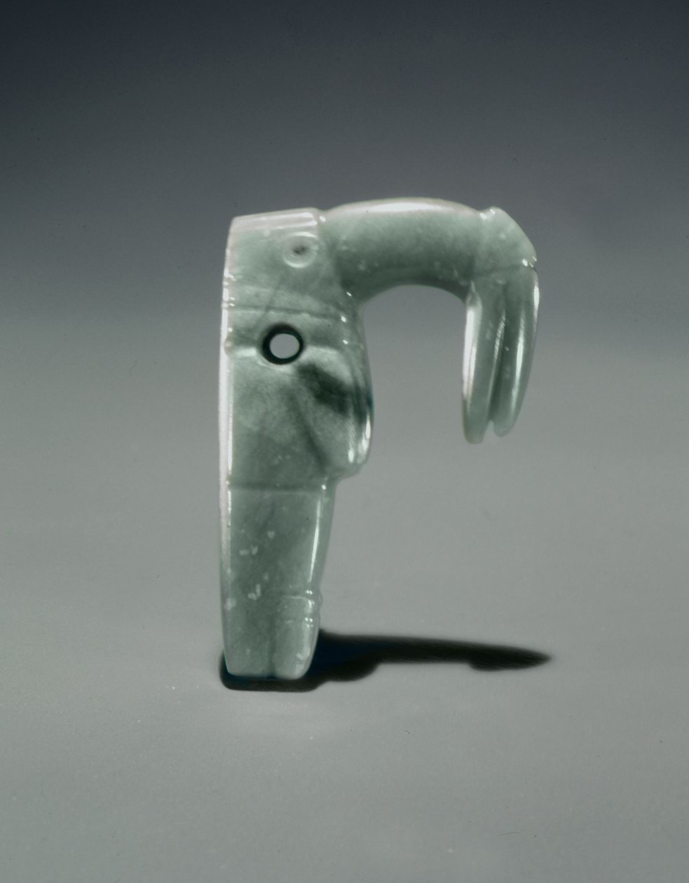 Nebbfugl, fra Guacimo, Linea Vieja-området (gjennomskinnelig blek sjøgrønn jade) av Pre Columbian Pre Columbian