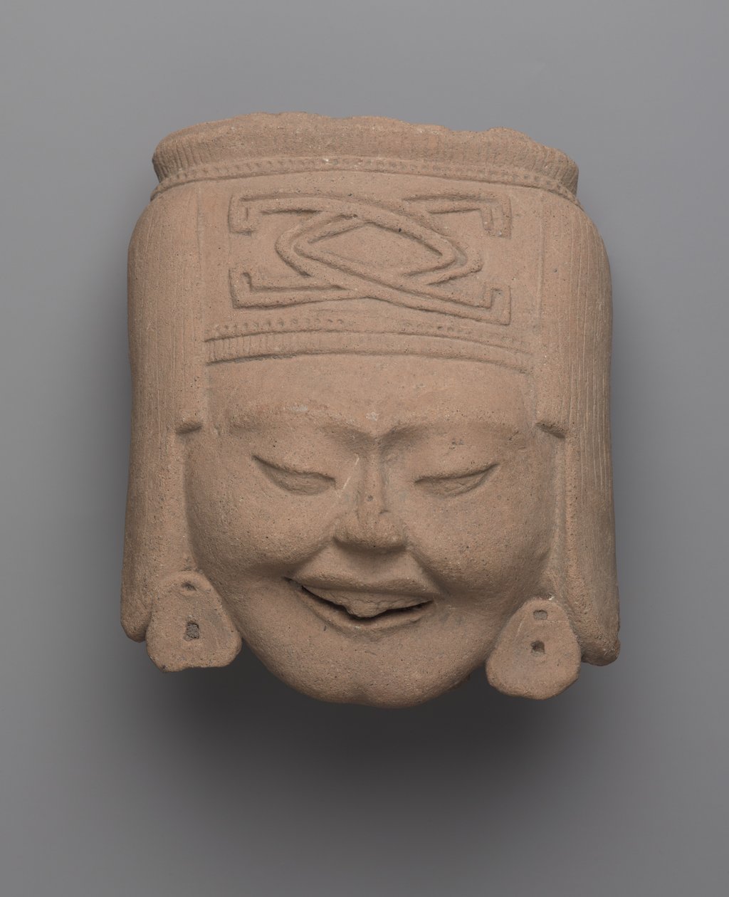 Leder for en leende kvinne, Totonac (keramikk) av Pre Columbian