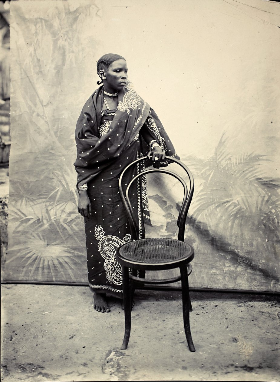 Swahili kvinne (gelatinsølvtrykk) av R. V. Pereira