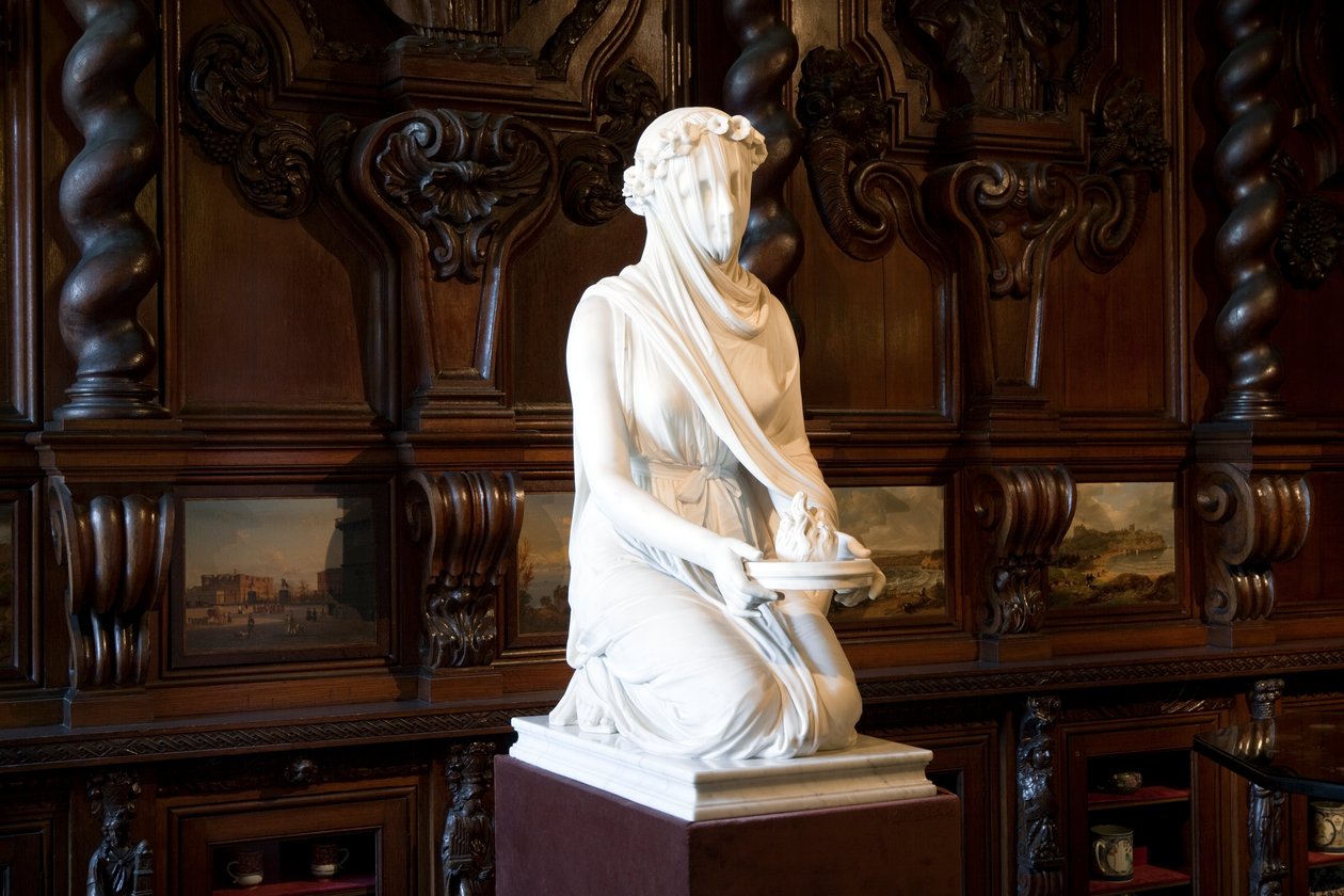 Tilslørt vestal jomfru (marmor) av Raffaello Monti