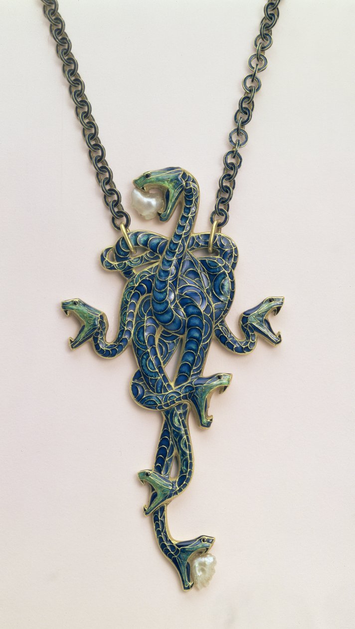 Kveilet slangeanheng med kjede, av Rene Jules Lalique (1860-1945), Paris, 1898-99 (gull, perler og champleve-emalje) av Rene Jules Lalique