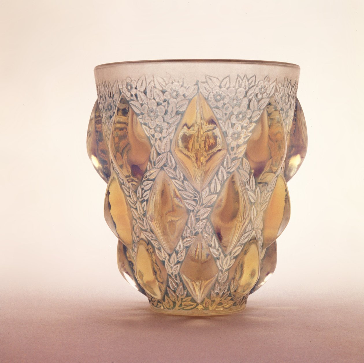 Rampillon vase, ca. 1902 (glass) av Rene Jules Lalique