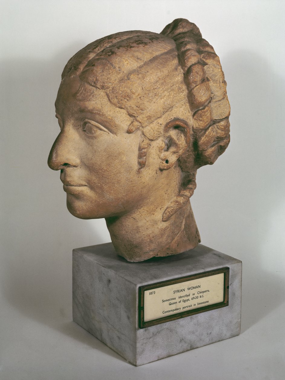 Kalksteinshode til en kvinne, som ligner Cleopatra VII, ca. 50-30 f.Kr. (kalkstein) av Roman