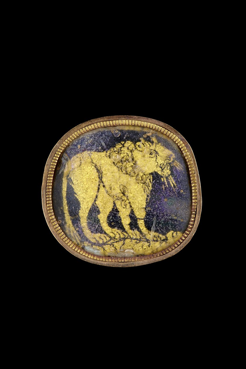 Medaljong med en løve stående på ujevnt underlag, 3.-4. århundre e.Kr. (gull, glass og kobberlegering) av Roman
