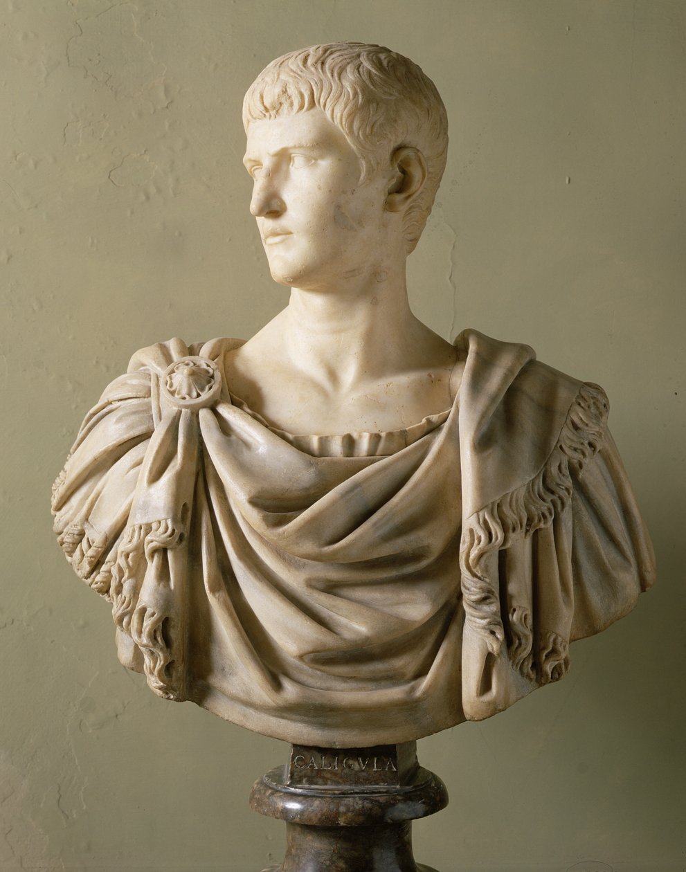 Portrett av keiseren Caligula (12-41) (marmor) av Roman