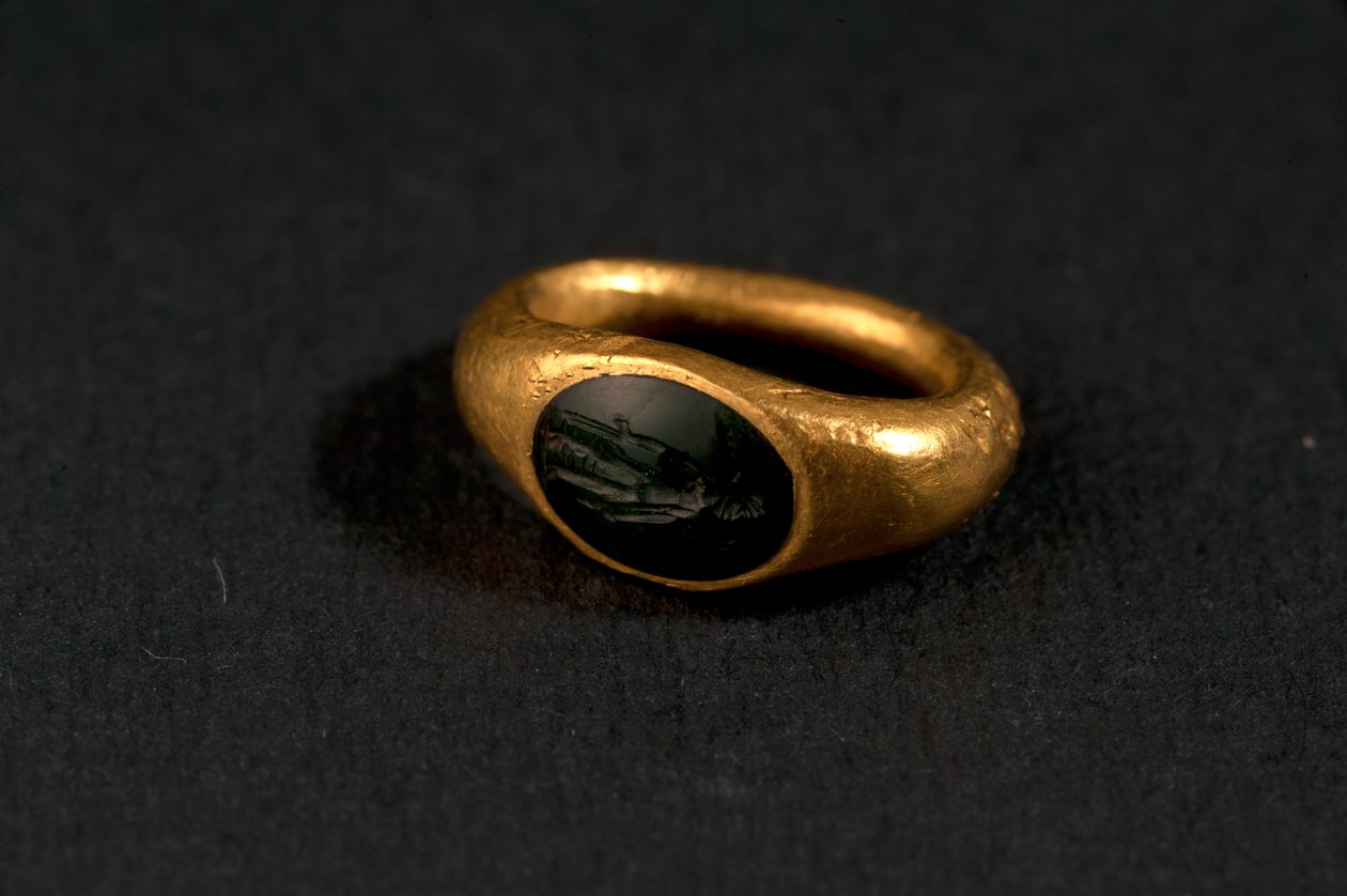 ring (gull og calchedony) av Roman