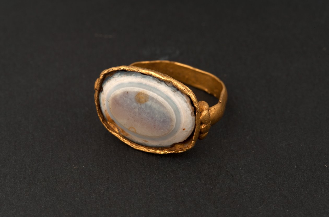 Ring (gull) av Roman