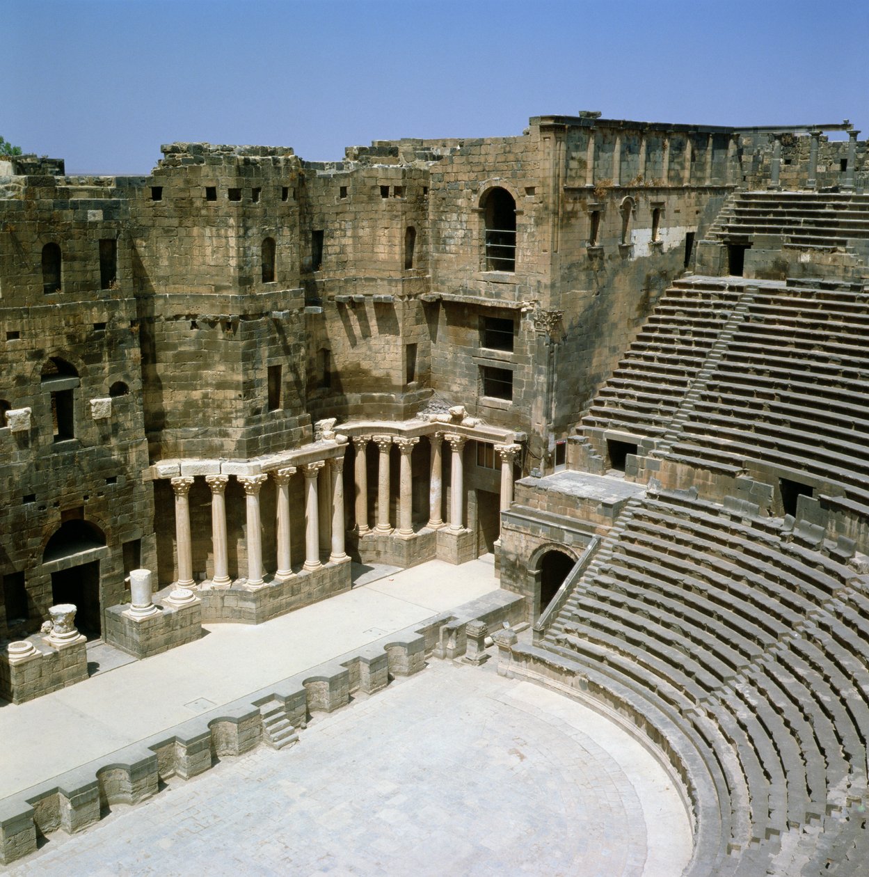 Romersk teater i Bosra (Busra), Syria, gammel hovedstad i provinsen Arabia, ca. 500-tallet av Roman