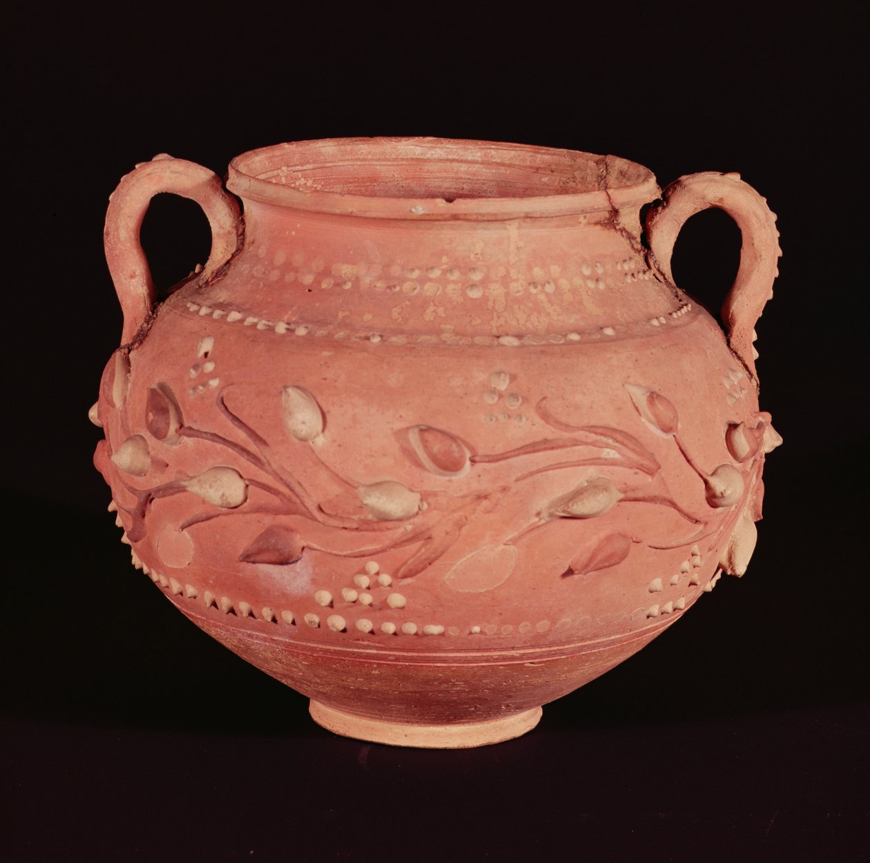 Skål, med slipdekor, funnet i Coptos, Øvre Egypt (rosa leire) av Roman Period Egyptian