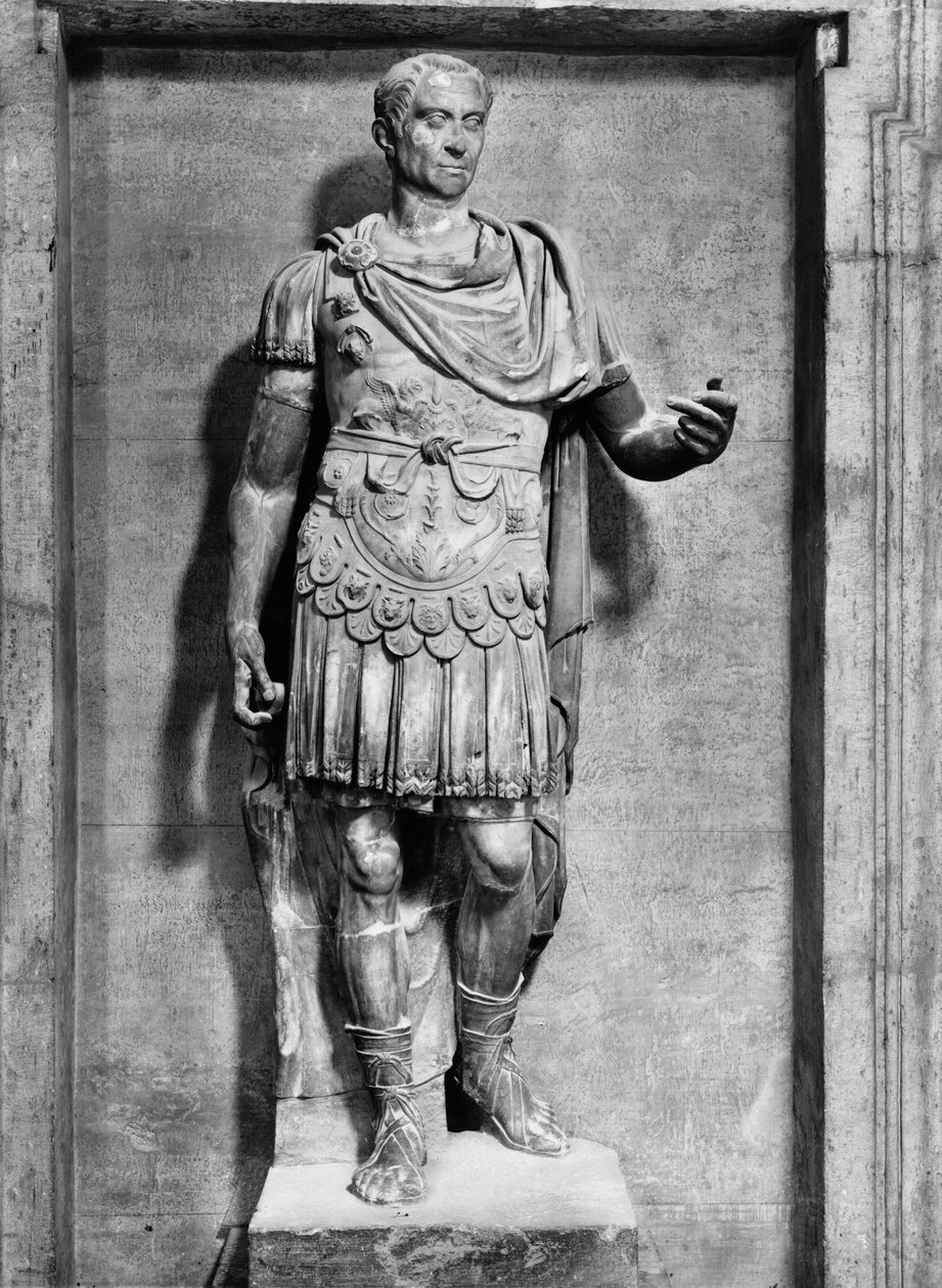Julius Caesar (100-44 f.Kr.) (marmor) (s/hvitt-bilde) av Roman