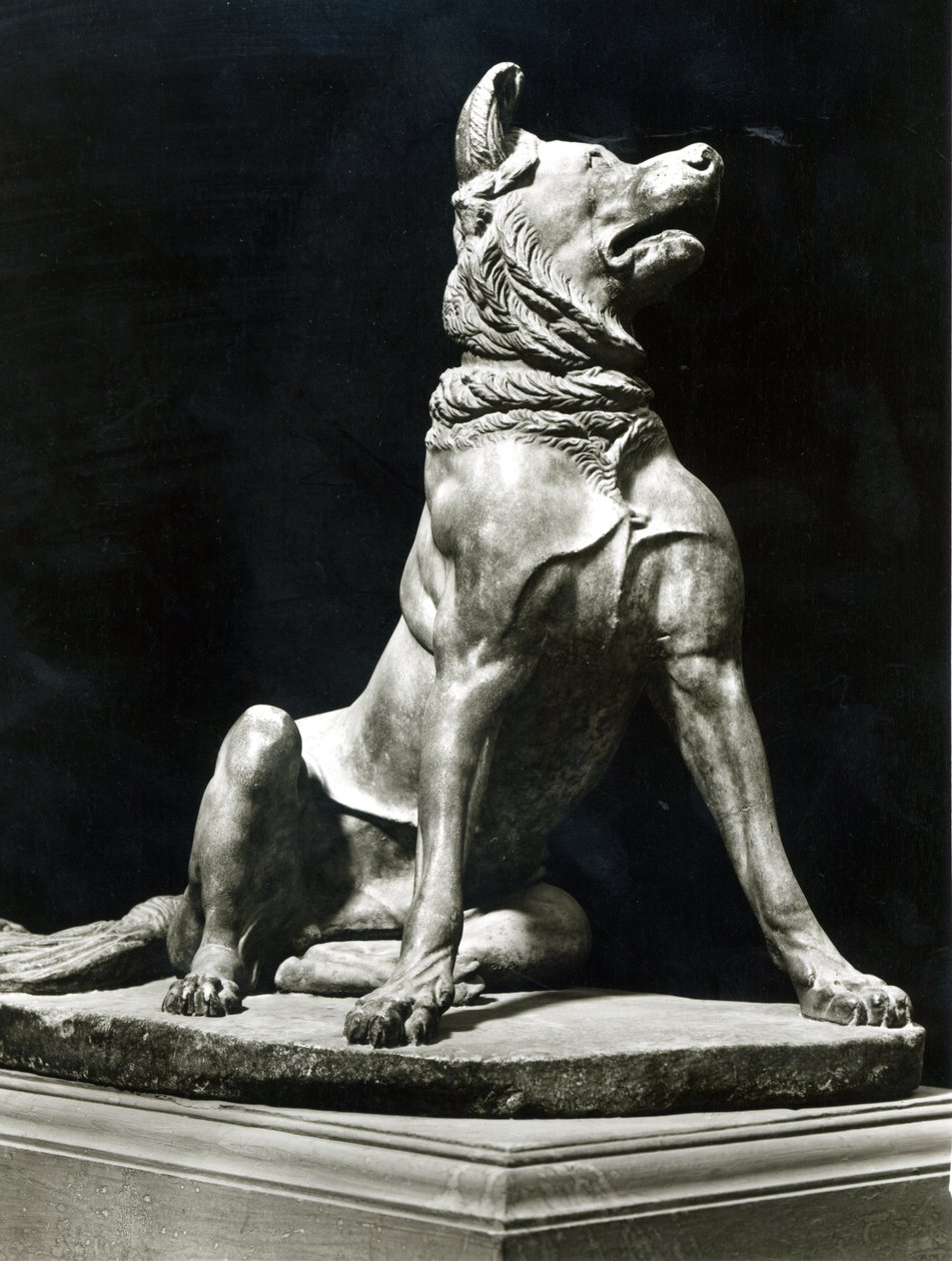 Bullmastiff-hund (marmor) av Roman Roman