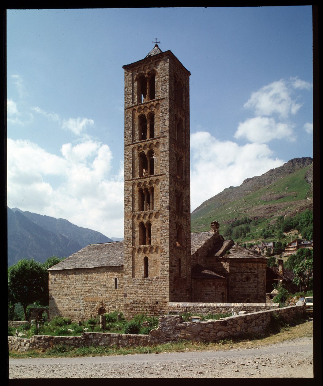 Utsikt over kirken av Romanesque