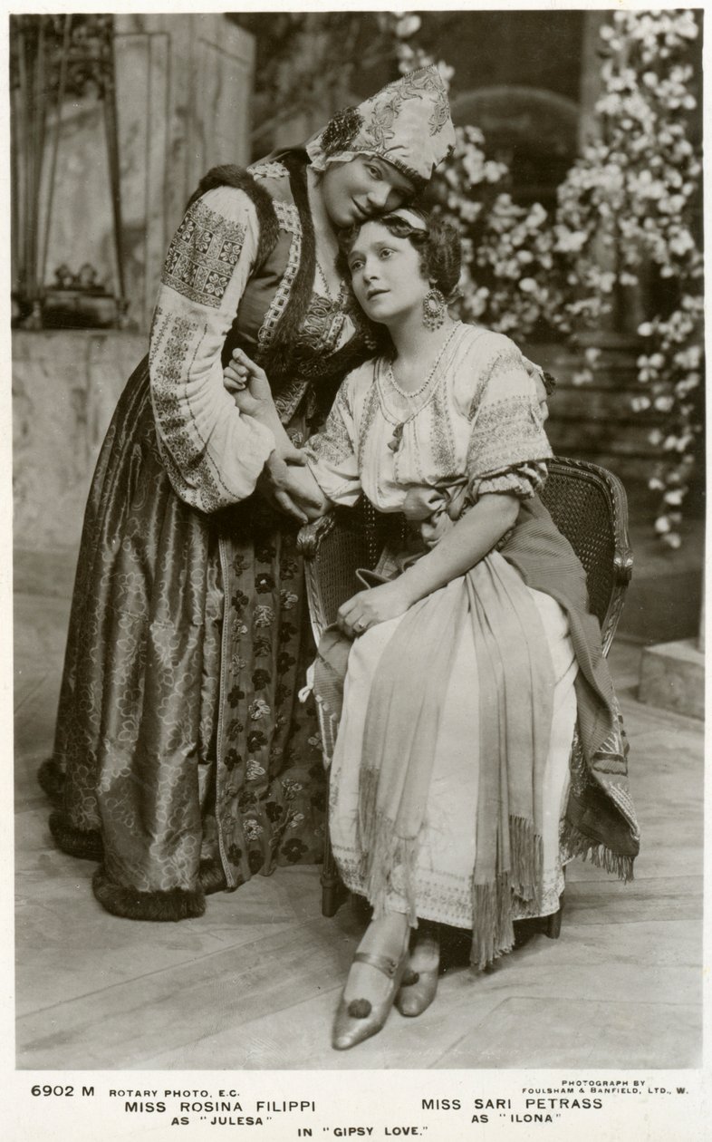 Rosina Filippi og Sari Petrass, skuespillerinner, c1912. av Rotary Photo