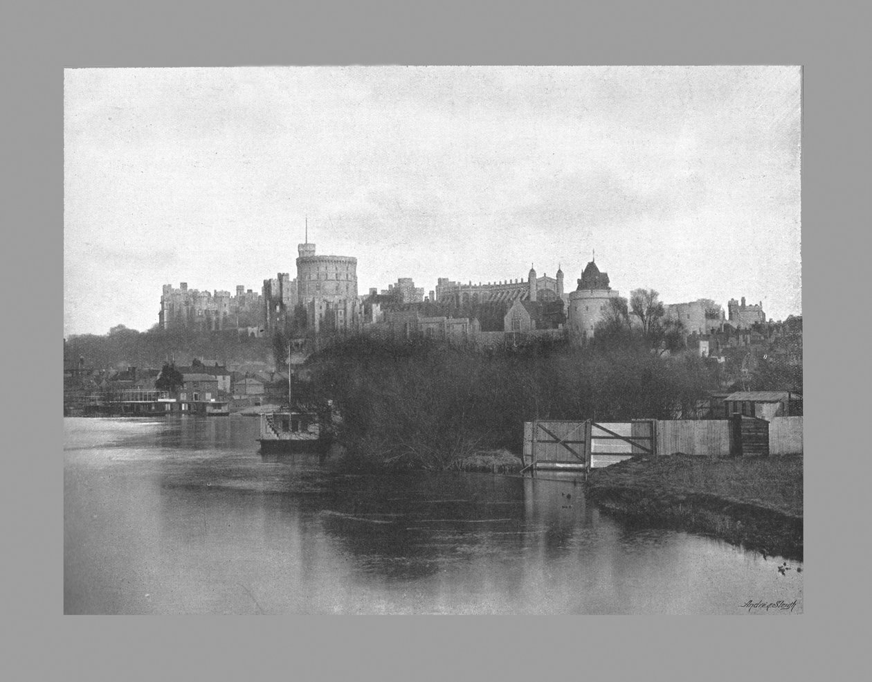 Windsor Castle, ca 1900 av Russell and Sons