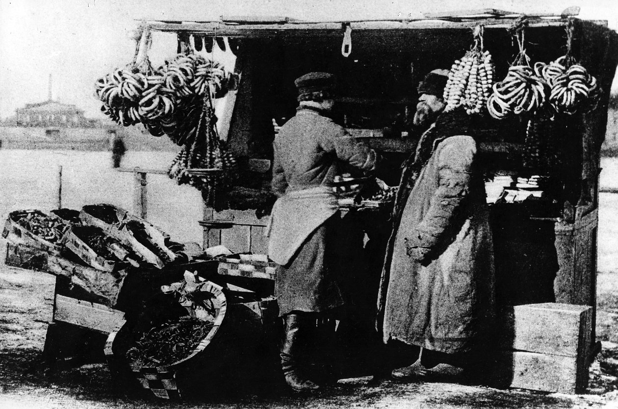 Mat- og råvarebod, St Petersburg, ca. sent C19th av Russian Photographer